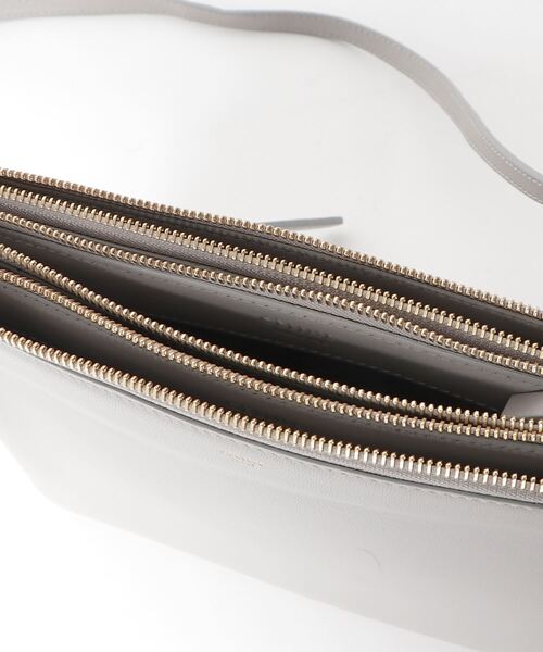 「CELINE」 ショルダーバッグ - グレー レディースの画像