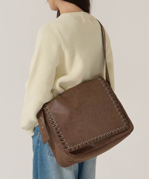 210101 Tina:Jojun レザー ショルダー バッグ TINA：JOJUN（ティーナジョジュン） ショルダーバッグ バッグ バックル