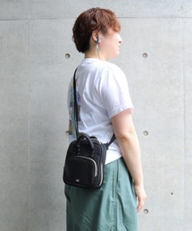 ACCOMMODE ショルダーバッグ バッグ ポイントステッチミニ