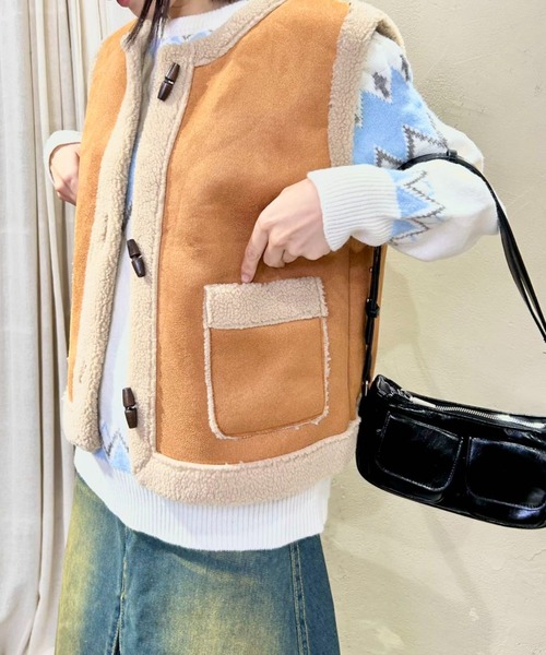 美品✨エンメティ ダウンベスト ムートン ボア トグルボタン アイボリー L相当 美品✨エンメティ ダウンベスト ムートン ボア トグルボタン