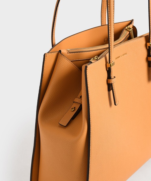 【CHARLES & KEITH】トートバッグ　ブラウン トートバッグ(レディース) - ブラウン | CHARLES & KEITH