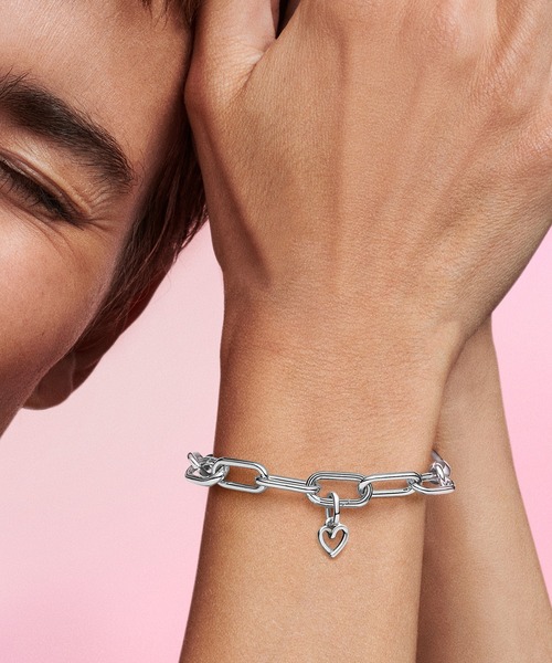PANDORA シルバーブレスレット LOVEチャーム love オープンワーク チャーム（チャーム）｜Pandora（パンドラ）の