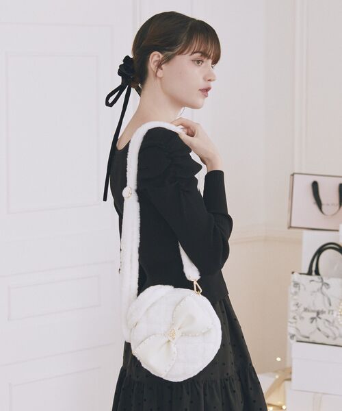 Maison de FLEUR（メゾンドフルール） ハンドバッグ フェイクファー