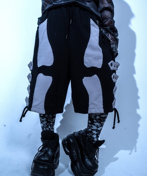 Gamchu 骨街までボクはコツコツ歩くよ BORNナポレオンスウェットショーツ GAMCHU（ガムチュ） ワイドパンツ ハーフパンツ パンツ 短パン
