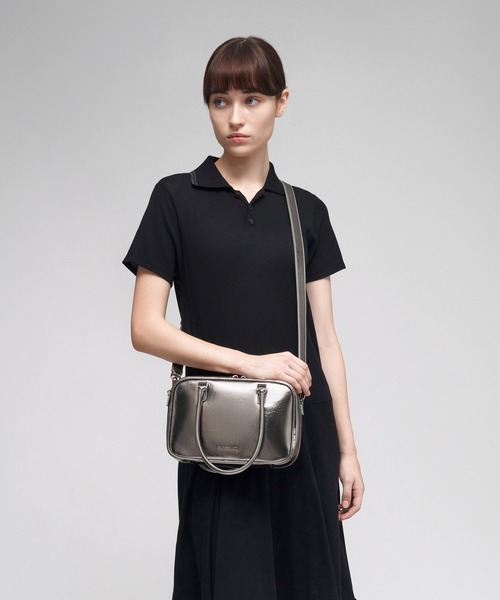 CHARLES & KEITH◆Sianna シアナ ボウリングバッグ◆送料込 CHARLES ＆ KEITH ボストンバッグ Sianna シアンナ テクスチャー