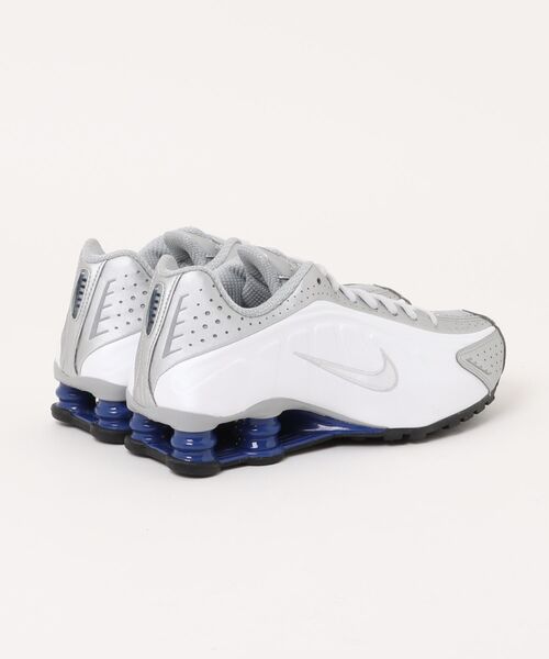 新品未使用 NIKE SHOX R4 スニーカー 27cm NIKE / SHOX R4（スニーカー）｜NIKE（ナイキ）のファッション