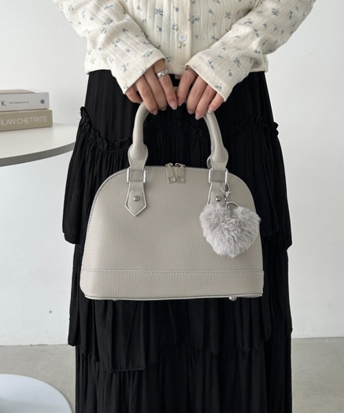 CLEA ボストンバッグ 「6色展開」ハートチャーム付きボストンバッグ