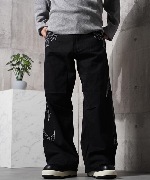 ジーンズ トライバル刺繍 カーブパンツ / Tribal Embroidered Curved