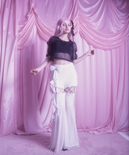 アバンチュウム Open lace up lace flare pants Open lace up lace flare pants – AVENCHUMU （アバンチュウム）