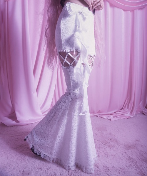 パンツ AVENCHUMU Open lace up lace flare pants AVENCHUMU パンツ Open lace up lace flare pants レディース