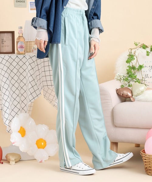 NERDY スウェット上下　水色　アイボリー NERDY スウェットパンツ ジャージ トラックパンツ レディース
