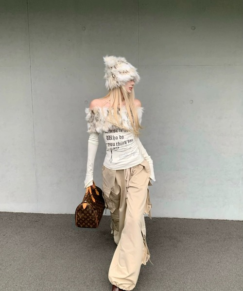 DEVICE（デバイス） tシャツ ボリューム ファー オフショルダーギャル