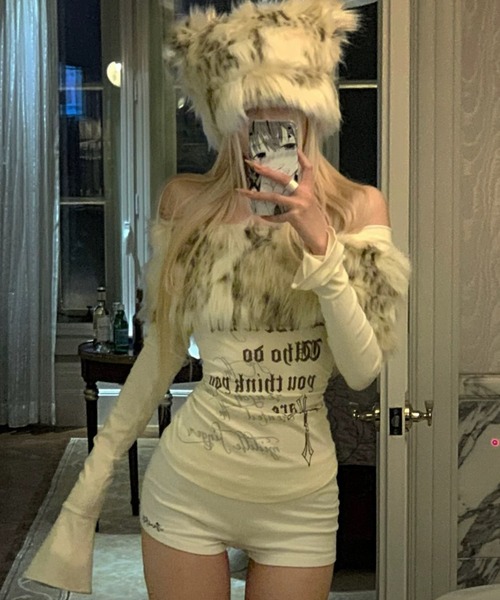 DEVICE（デバイス） tシャツ ボリューム ファー オフショルダーギャル