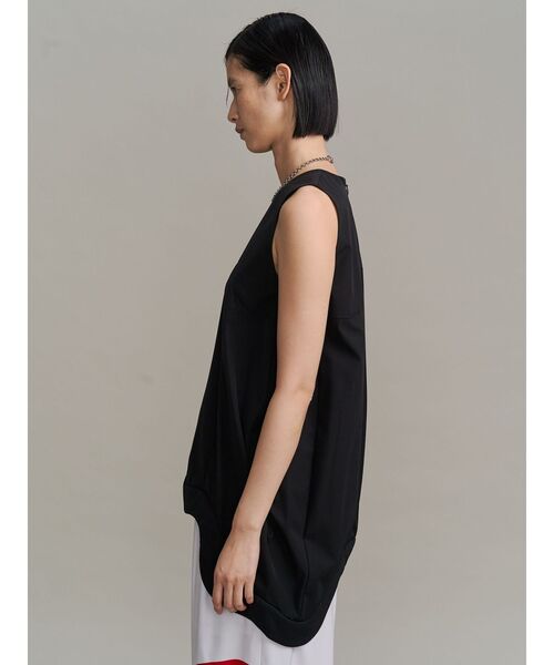 UN3D.（アンスリード） タンクトップ ノースリーブ WAVE HEM PADDED