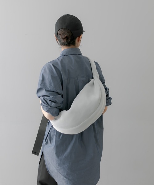 ♣️【最終価格】　ear PAPILLONNER メッシュクロスボディバッグ 最終価格】 ear PAPILLONNER メッシュクロスボディバッグ 白