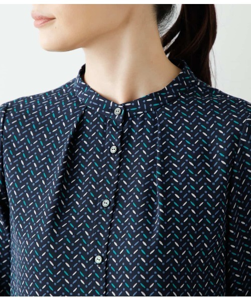 NEWYORKER ブラウス シャツ シェブロンプリント タックブラウス