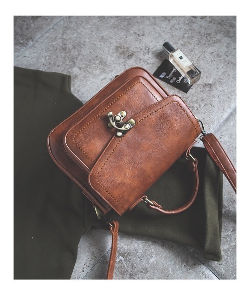 Sakka ショルダーバッグ バッグ サッチェルショルダーPUレザーバッグ