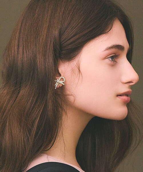 国内直営『TOCCA』GLITTER RIBBON EARRINGS イヤリング GLITTER RIBBON EARRINGS イヤリング / TOCCA | ファッション