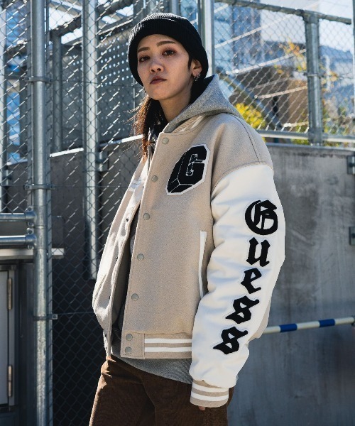 Guess スタジャン Lサイズ 黒・ベージュ