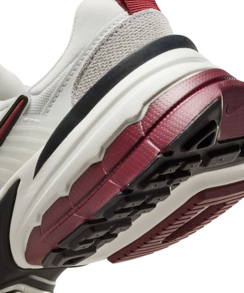 NIKE スニーカー 「NIKE meets emmi」V2K RUN SE レディース