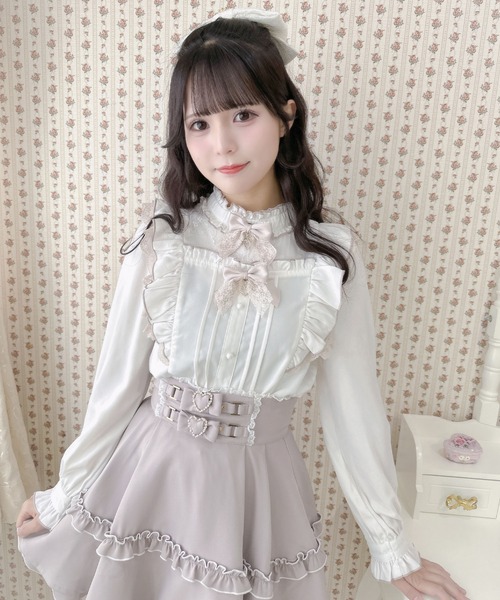 ダブルブローチ袖フリルブラウス ダブルブローチ袖フリルブラウス | Rlab store