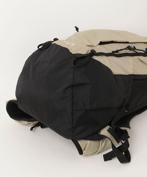 THE NORTH FACE（ザ ノースフェイス） リュック - ベージュ レディース