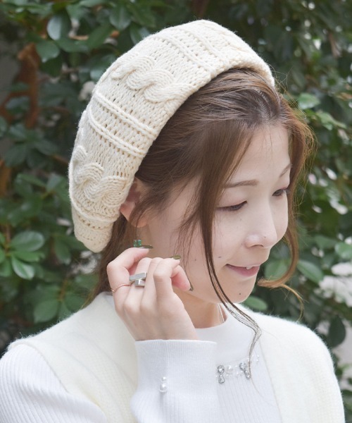 axes femme（アクシーズ ファム） 帽子 ベレー帽 コサージュ付きニット