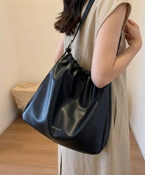 ショルダーバッグ バッグ フェイクレザー巾着ショルダーバッグ
