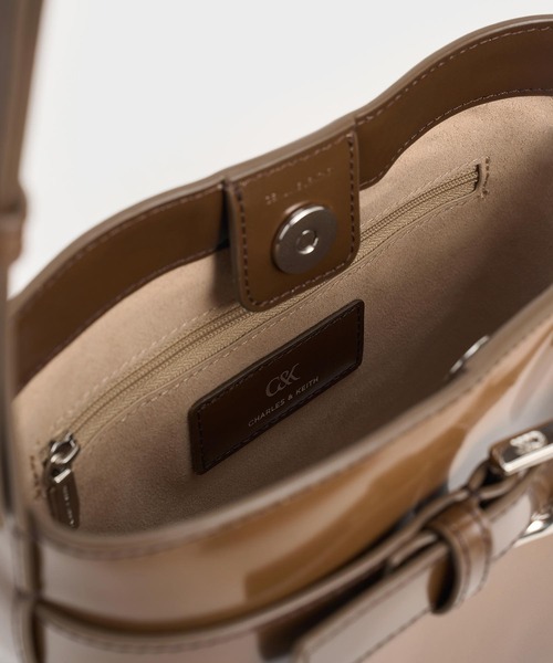■CHARLES & KEITH■Gabine Bucket Bag バゲットバッグ/送料込 CHARLES ＆ KEITH ショルダーバッグ バッグ Gabine ガビーヌ