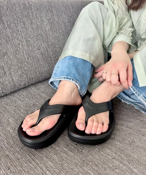 大人気新品未使用タグ付きウーフォス厚底サンダルクッション性　EU36 23cm OOFOS - 大人気新品未使用タグ付きウーフォス厚底サンダルクッション性
