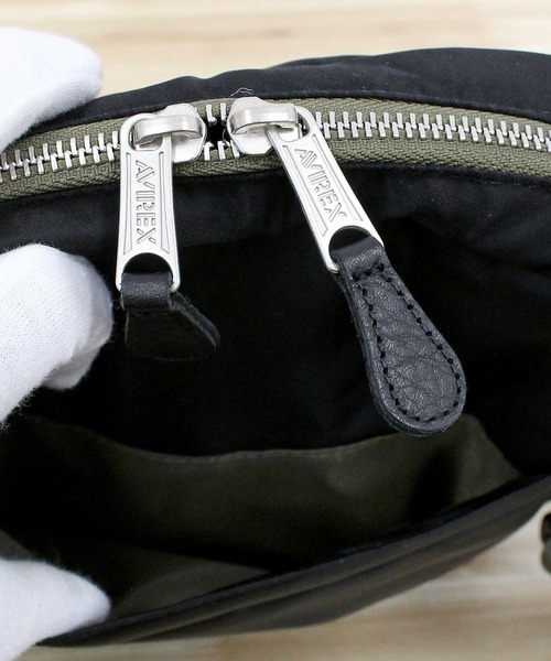 AVIREX USAショルダーバッグ ブラック AVIREX（アヴィレックス） ショルダーバッグ FLIGHT NYLON 'VERTICAL
