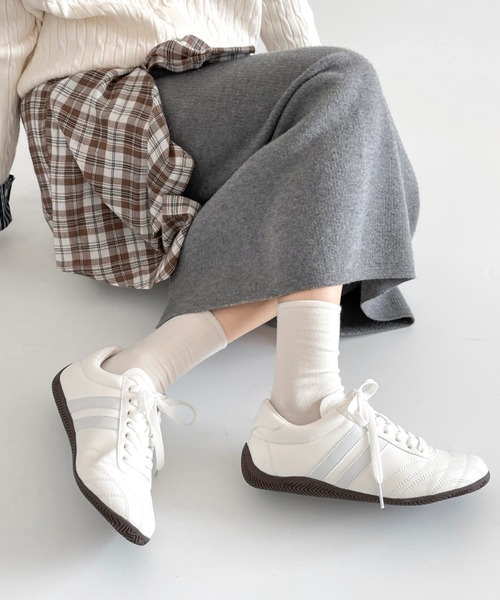 ✤shoel新品✤リボン付シューズ✤ベージュ✤22.5 Shoes in Closet（シュークロ） スニーカー 超軽量 替え紐サテンリボン