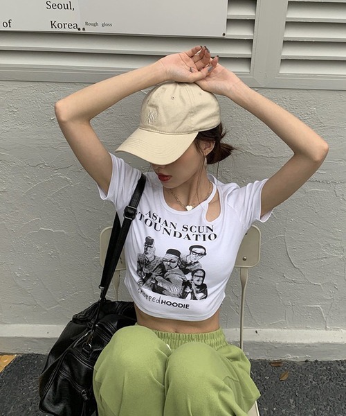 shopnikoniko tシャツ クロップド丈 ショルダーカットアウト T