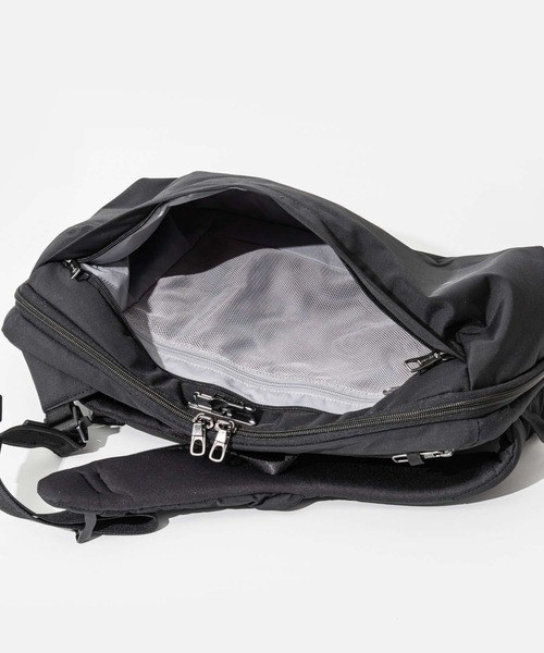デイバック リュック PACKSAFE X 16” commuter backpack パックセーフ バックパック メンズの画像