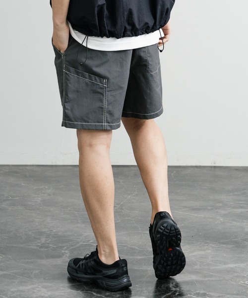 THE NORTH FACE メンズショート、ハーフパンツ（色：イエロー系