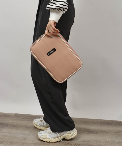 ルビーアイ　ポーチ CECIL McBEE ポーチ bon voyage マルチフラットポーチS