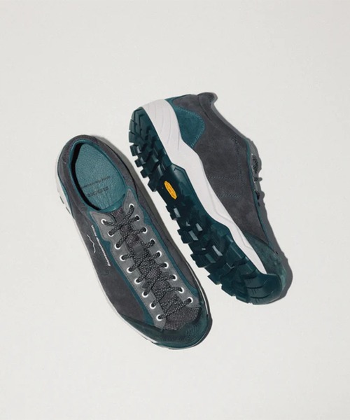 WHITE MOUNTAINEERING（ホワイトマウンテニアリング） スニーカー