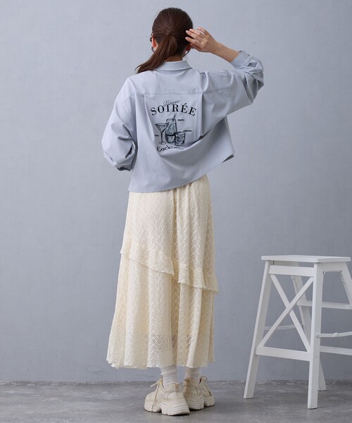 新品　刺繍入りホワイトクロップドシャツ 半袖 ブラウス シャツ バック刺繍クロップドシャツ レディース : ZOZOTOWN