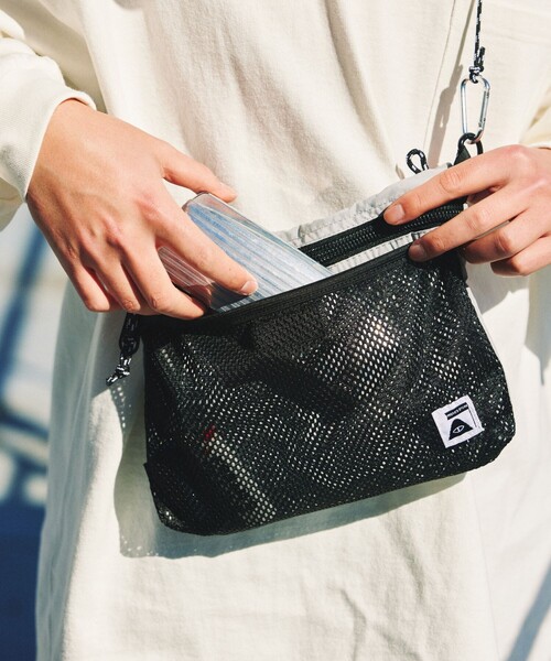 「POLeR」 ショルダーバッグ ONE SIZE グレー メンズ_画像2