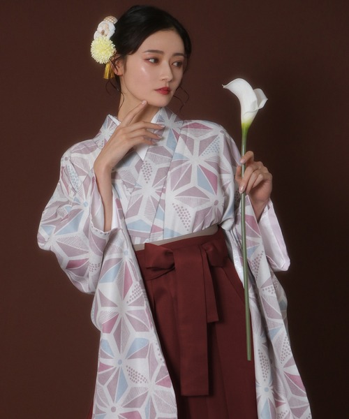 袴一式セット‼️豪華鷹金彩箔煌びやか際立つ❤️袴縞ストライプ 最高級古典柄振袖 滝泰/最高級金彩刺繍絞り友禅 黒/白/赤 牡丹柄