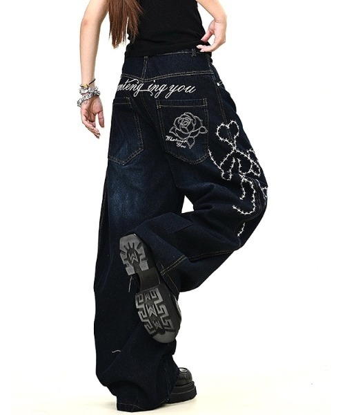 SHEENA（シーナ） ジーンズ デニム デニムパンツ バックローズ刺繍ロゴ