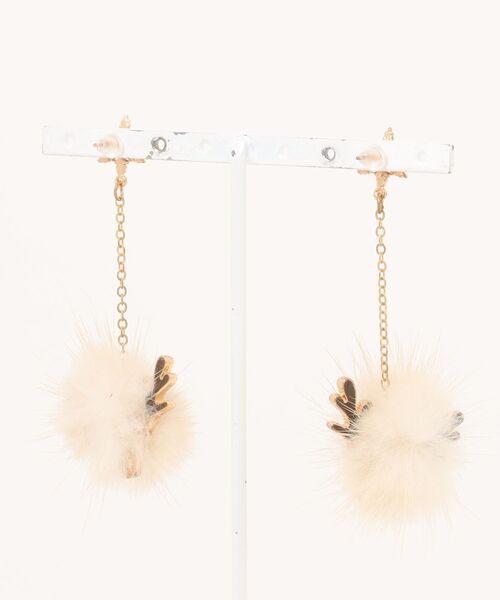 Xmas☆大人のキラキラ トナカイ大ぶりピアス♡ベージュ♡ポンポン♡ Xmas☆大人のキラキラ トナカイ大ぶりピアス♡ベージュ♡ポンポン♡