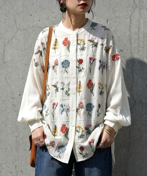 専用antiquaバンドカラー刺繍シャツ &amp; Munichフレンチリネンブラウス antiqua（アンティカ） ブラウス シャツ バンドカラー刺繍デザイン