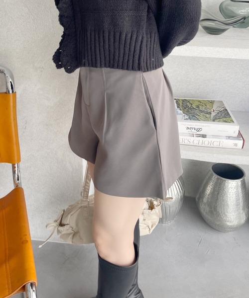 FOXEY グレー ハイウエストショートパンツ Ada. パンツ 「360度 大人カワイイ」 通年で活躍するトレンドアイテム