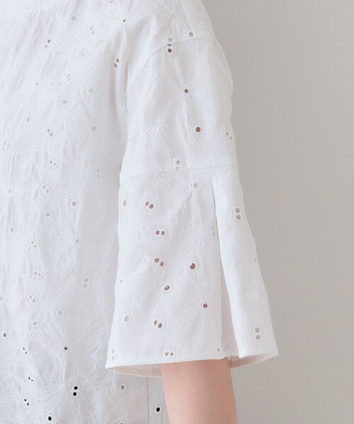 INDIVI ブラウス シャツ 春SALE！「洗える」フラワーカット刺繍