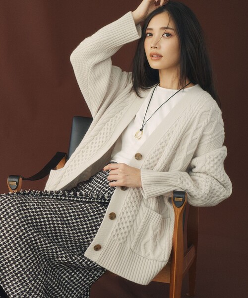 23区（ニジュウサンク） ニットカーディガン 38 ベージュ レディース