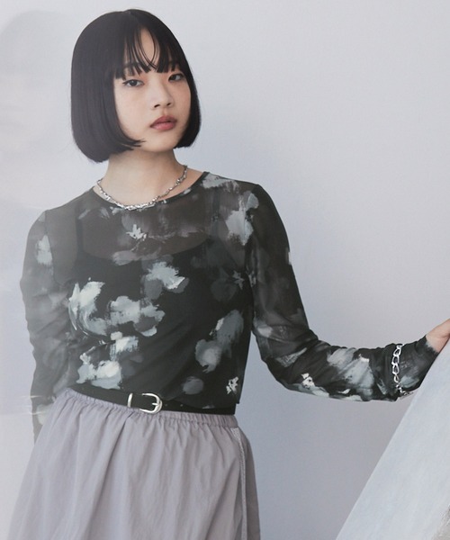 tシャツ フラワー柄シアートップス（長袖） レディース