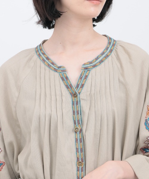 【140】TOCCA　刺繍ワンピース チチカカ（TITICACA） ワンピース Rico スザニ刺繍モチーフワンピース
