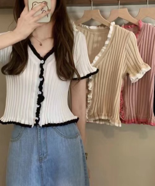 【春の新スタイル✨】レトロ❇︎フリルトランペットスリーブシャツ❇︎Vネック　薄地 フリル V ネックショート春夏インブラウスはノースリーブ
