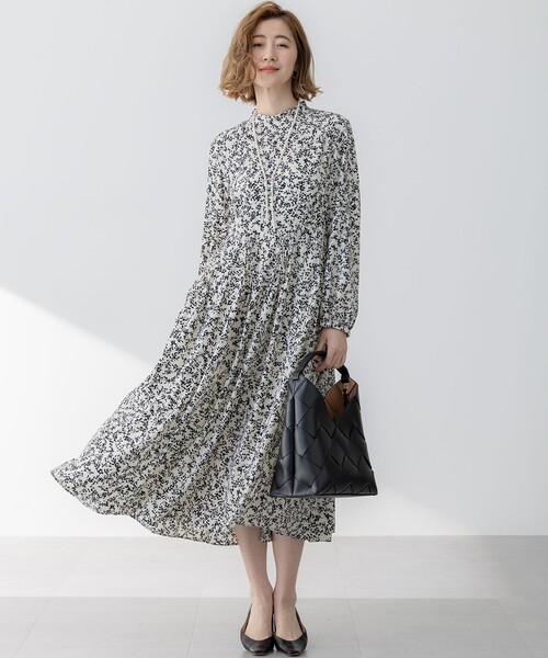 23区（ニジュウサンク） ワンピース 「洗える」シャドーリーフプリント